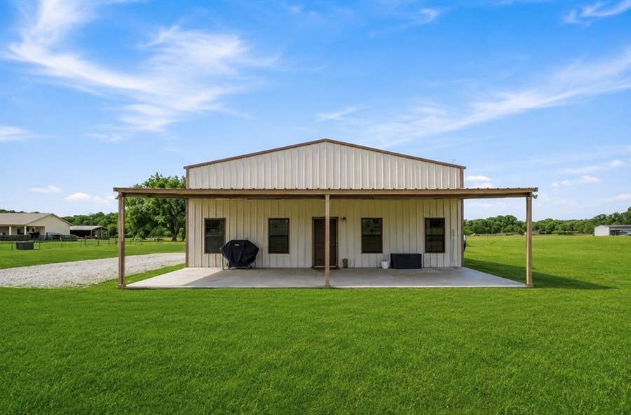 Property photo for 1001 Marigold Court, Granbury, TX