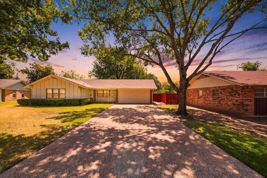Property photo for 5112 Lake Placid Place, Waco, TX