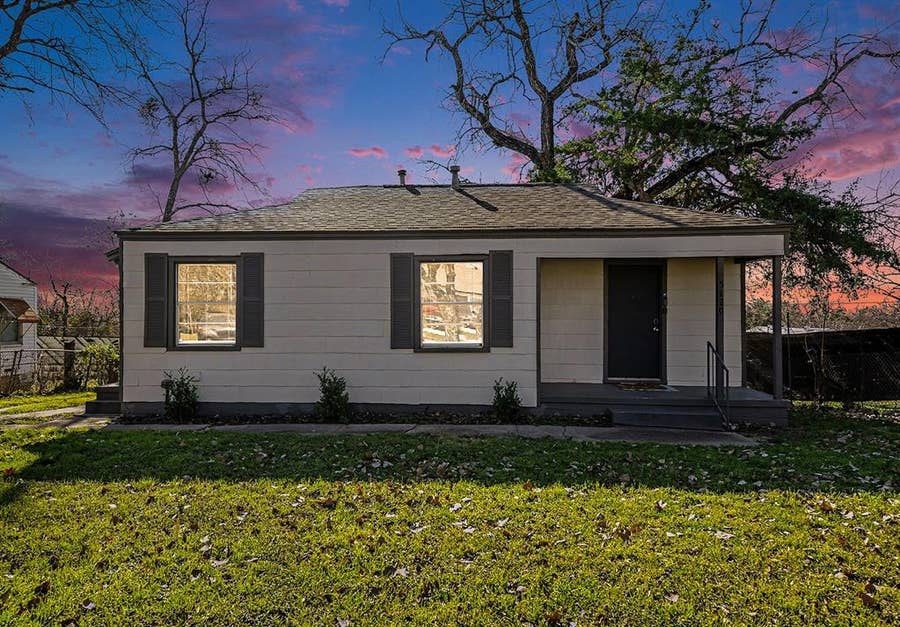 Property photo for 5129 Penrod Court, River Oaks, TX