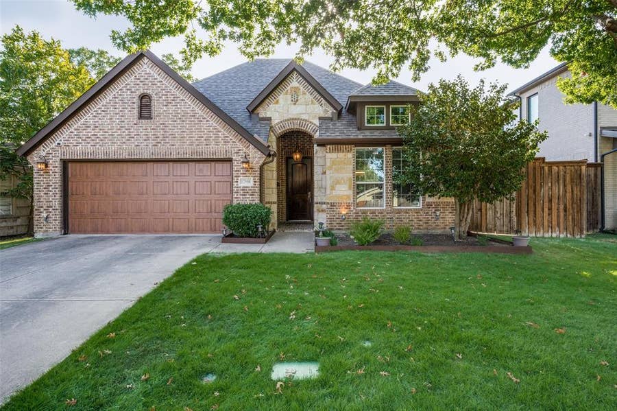 Property photo for 12908 Holbrook Drive, Farmers Branch, TX