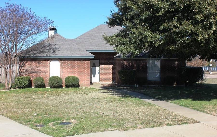 Property photo for 1303 S 5th Street, Midlothian, TX