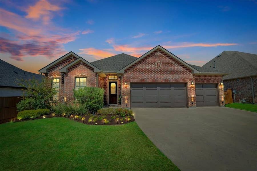 Property photo for 1004 Calumet Court, Roanoke, TX