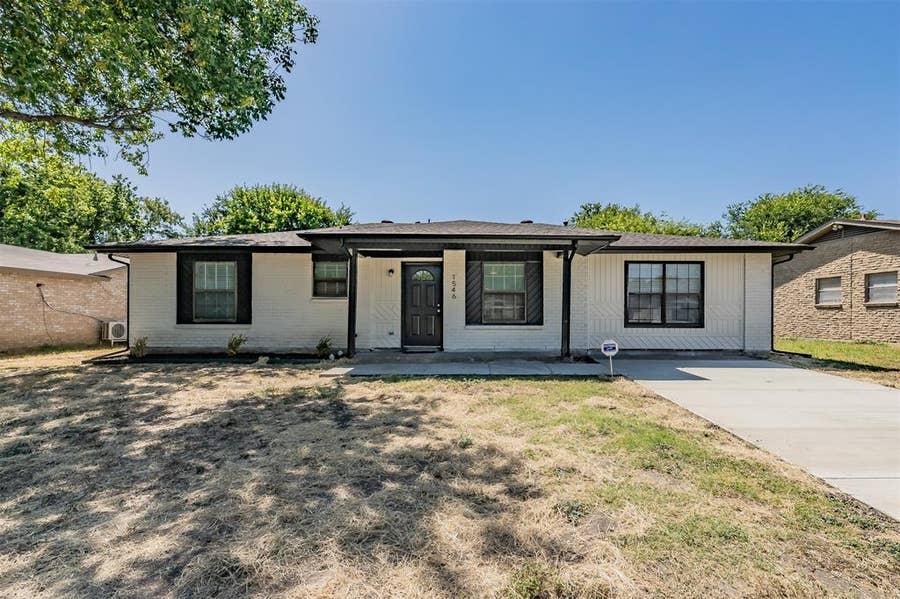 Property photo for 1546 Oakbrook Street, Lancaster, TX