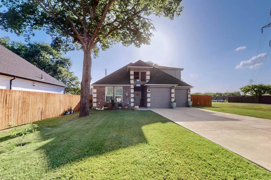 Property photo for 1901 Avenue E, Grand Prairie, TX