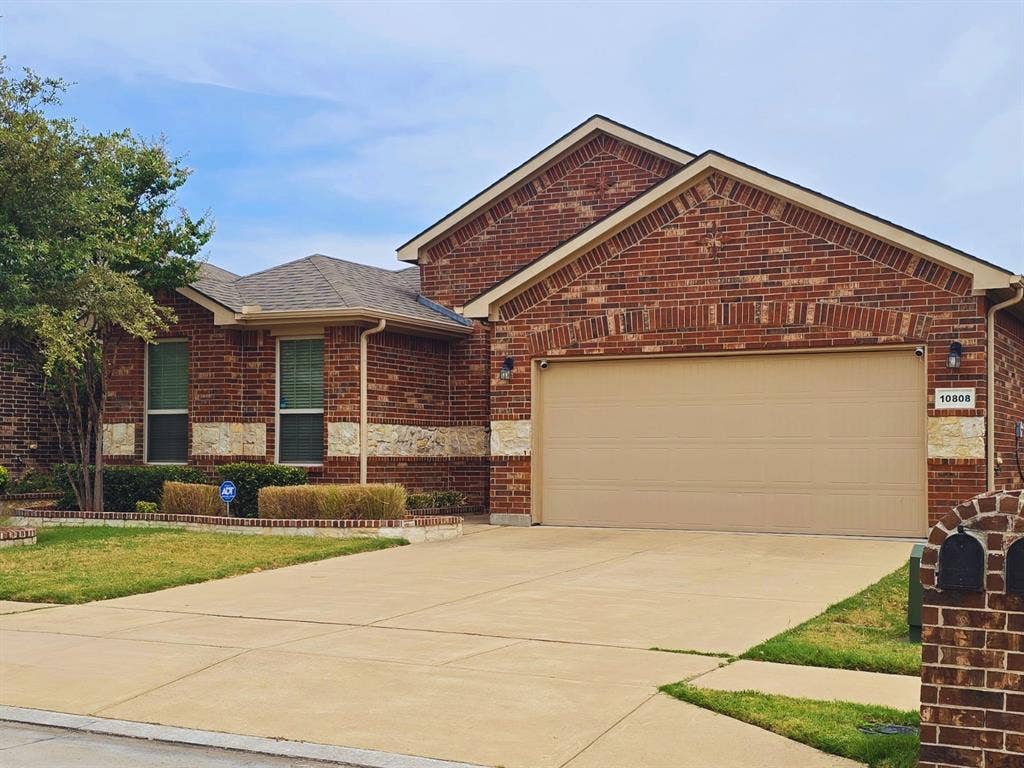 10808 Ersebrook Court, Fort Worth, TX 76052 Daylight view of front of home.