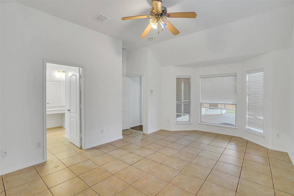 117 Fort Edward Drive, Arlington, TX 76002 117 Fort Edward Drive, Arlington, TX 76002