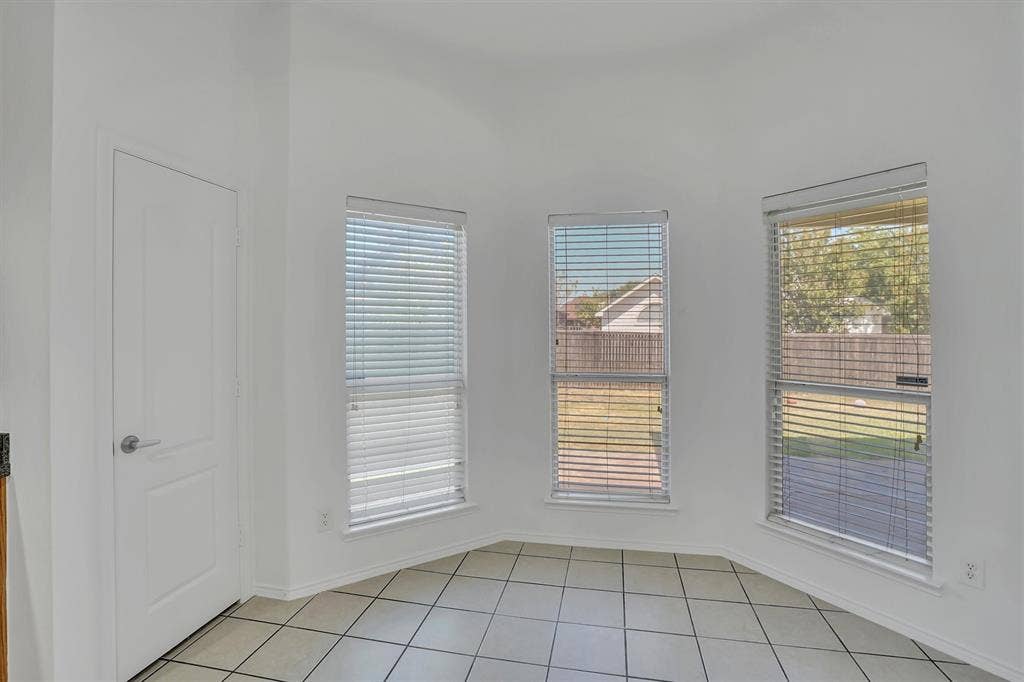 117 Fort Edward Drive, Arlington, TX 76002 117 Fort Edward Drive, Arlington, TX 76002