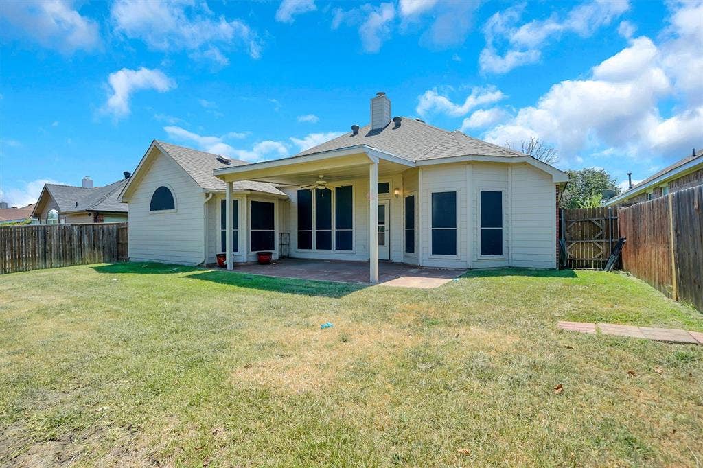 117 Fort Edward Drive, Arlington, TX 76002 117 Fort Edward Drive, Arlington, TX 76002