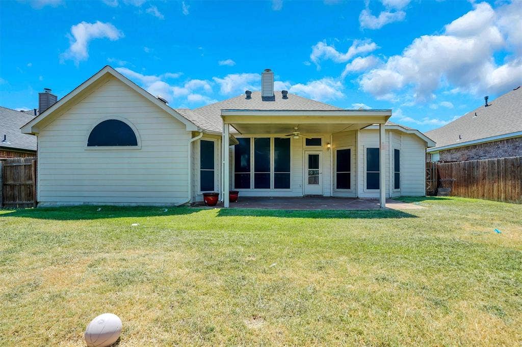 117 Fort Edward Drive, Arlington, TX 76002 117 Fort Edward Drive, Arlington, TX 76002