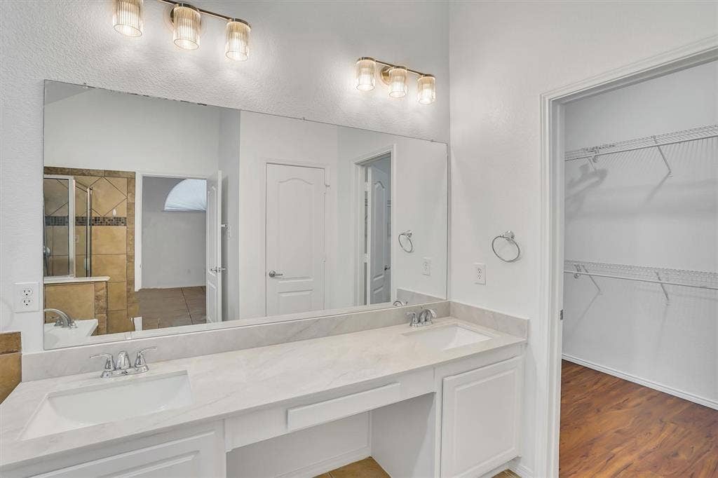 117 Fort Edward Drive, Arlington, TX 76002 117 Fort Edward Drive, Arlington, TX 76002