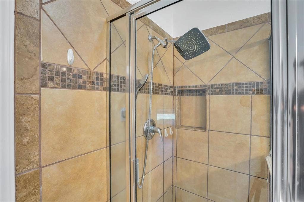 117 Fort Edward Drive, Arlington, TX 76002 117 Fort Edward Drive, Arlington, TX 76002