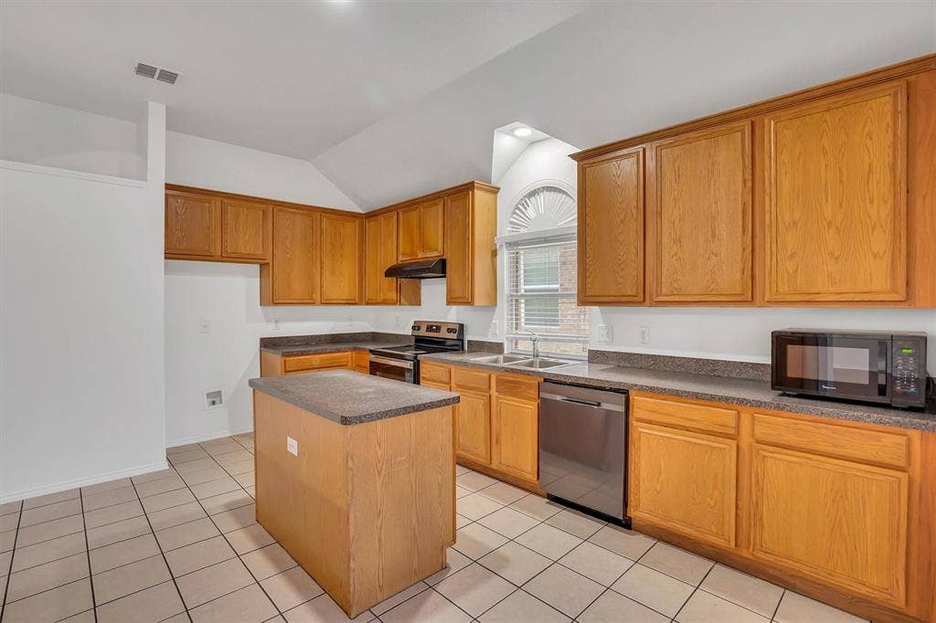 117 Fort Edward Drive, Arlington, TX 76002 117 Fort Edward Drive, Arlington, TX 76002