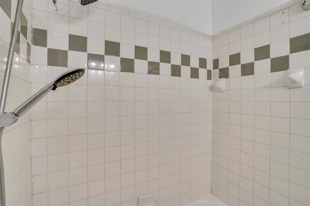 117 Fort Edward Drive, Arlington, TX 76002 117 Fort Edward Drive, Arlington, TX 76002
