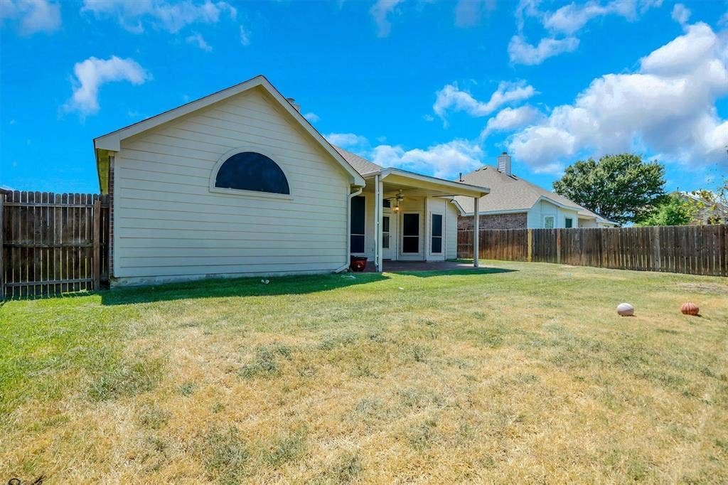 117 Fort Edward Drive, Arlington, TX 76002 117 Fort Edward Drive, Arlington, TX 76002