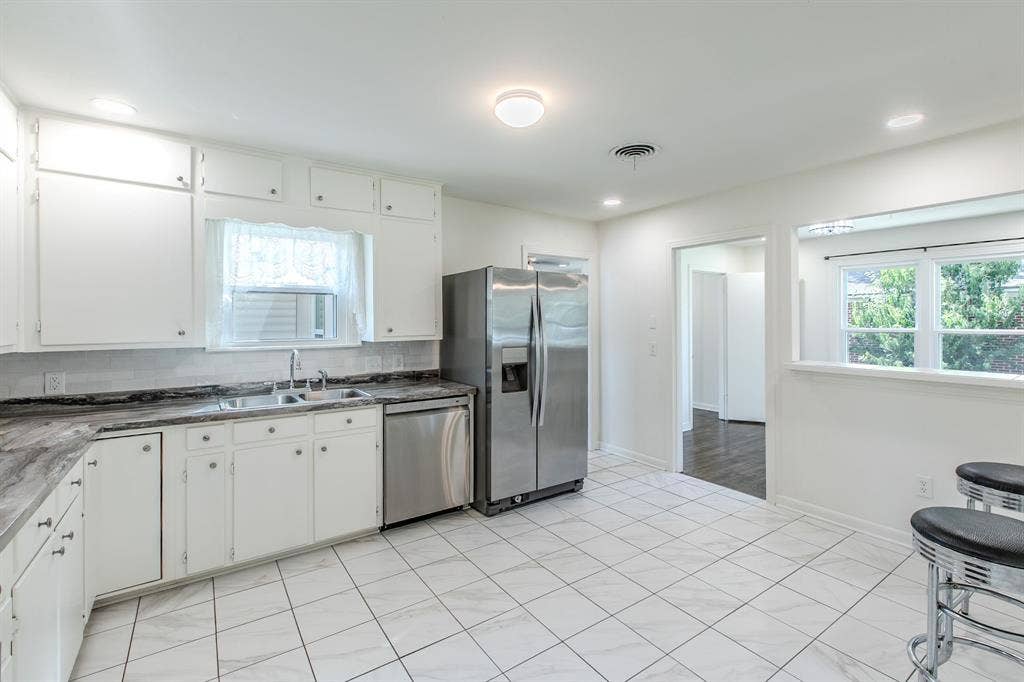 2200 N 52nd Street, Waco, TX 76710 2200 N 52nd Street, Waco, TX 76710