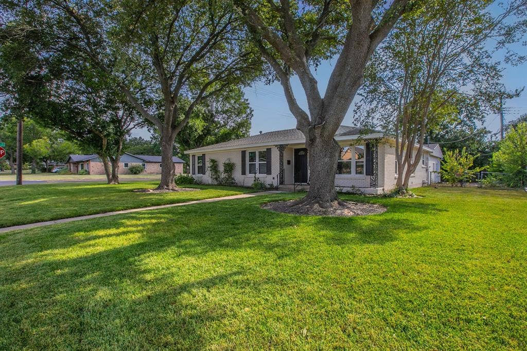 2200 N 52nd Street, Waco, TX 76710 2200 N 52nd Street, Waco, TX 76710
