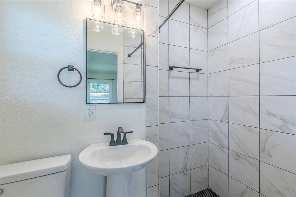 2200 N 52nd Street, Waco, TX 76710 2200 N 52nd Street, Waco, TX 76710