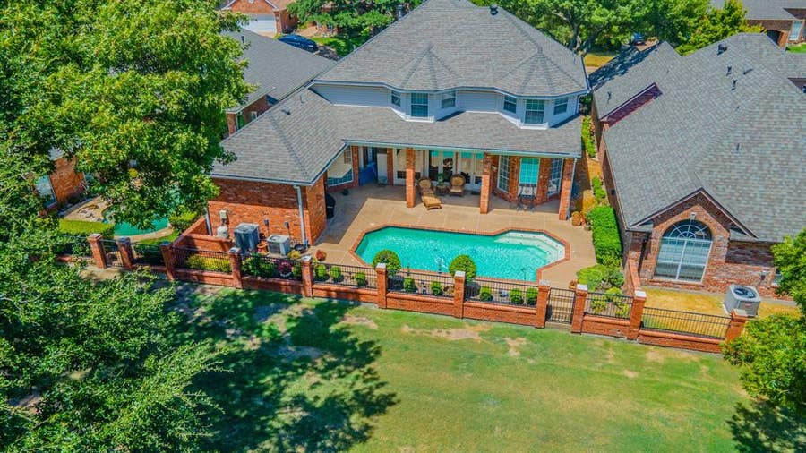 Property photo for 757 Village Green Drive, DeSoto, TX
