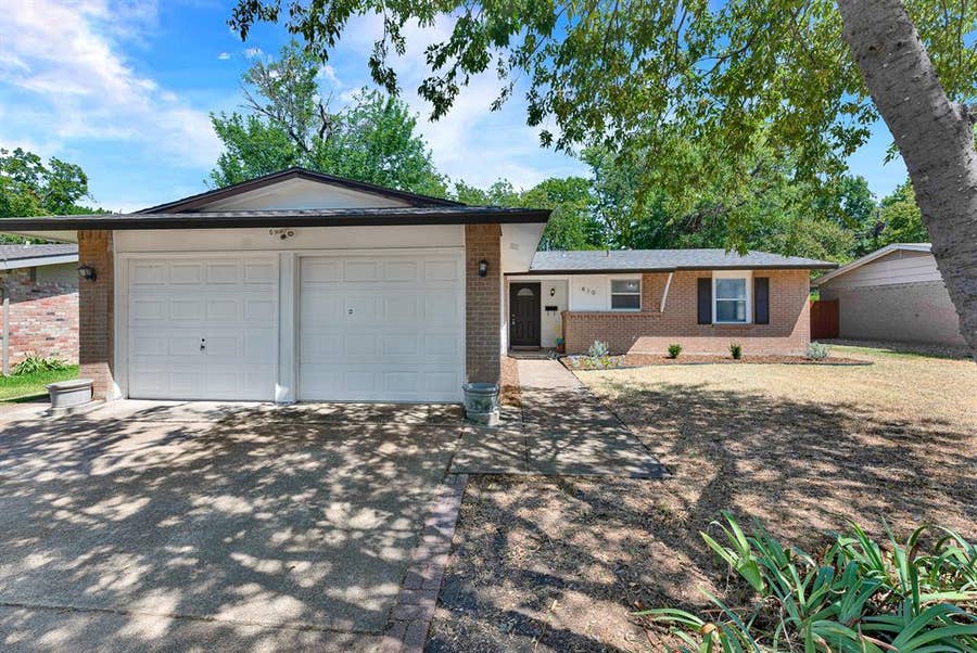 Property photo for 410 Melrose Drive, Richardson, TX