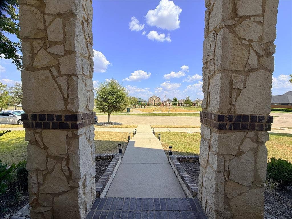 4103 Portrush Drive, Heartland, TX 75126 View from front door