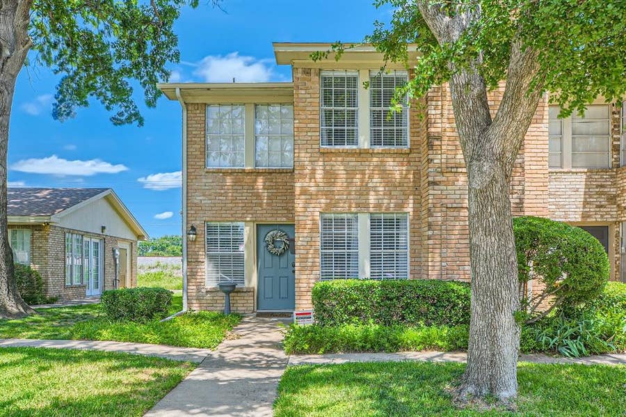 Property photo for 511 Towne House Lane, Richardson, TX