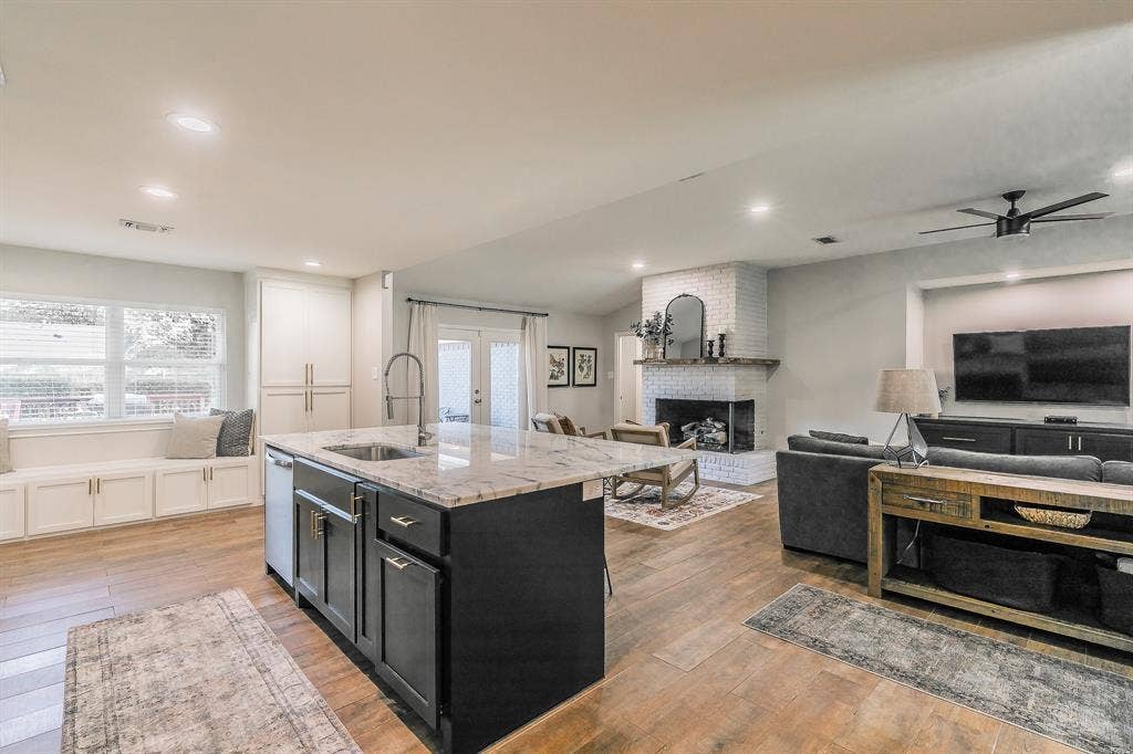 2109 Friar Tuck Drive, Arlington, TX 76013 2109 Friar Tuck Drive, Arlington, TX 76013