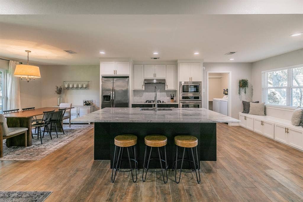 2109 Friar Tuck Drive, Arlington, TX 76013 2109 Friar Tuck Drive, Arlington, TX 76013