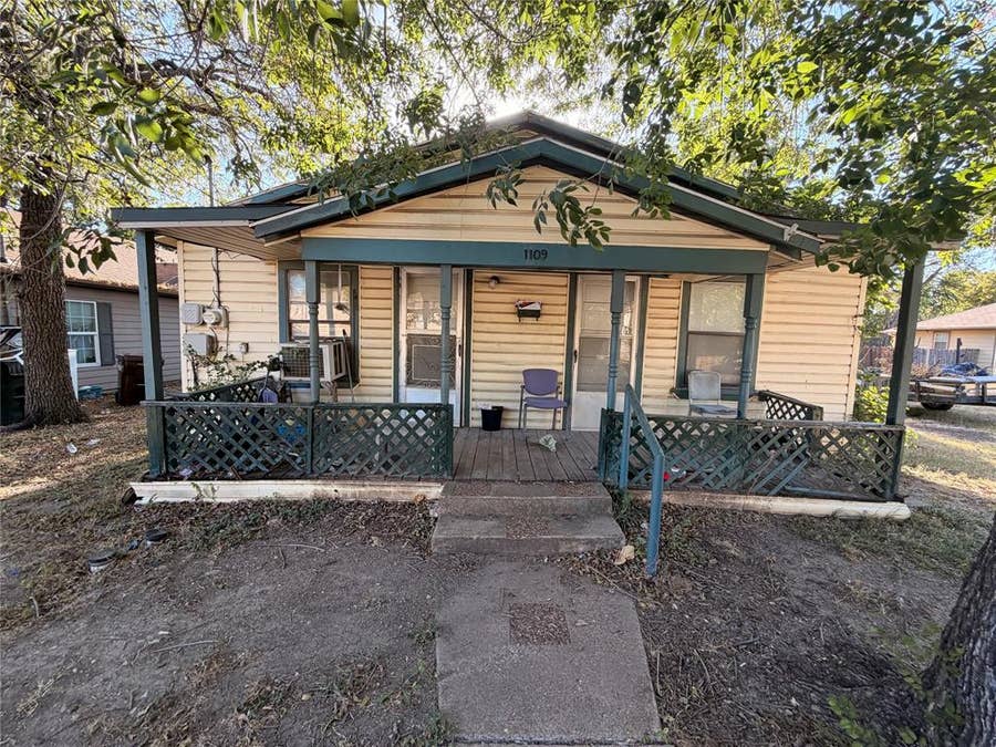 Property photo for 1109 G Avenue, Plano, TX