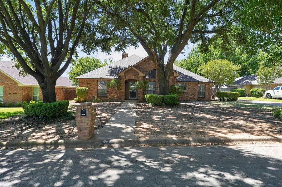 Property photo for 2907 Trail Lake Drive, Grapevine, TX