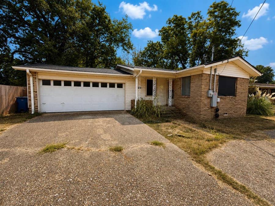 Property photo for 410 Oak Street, Malakoff, TX
