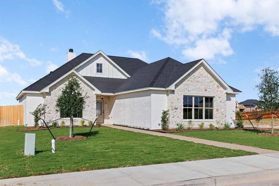 Property photo for 1345 Tahonta Drive, Hewitt, TX