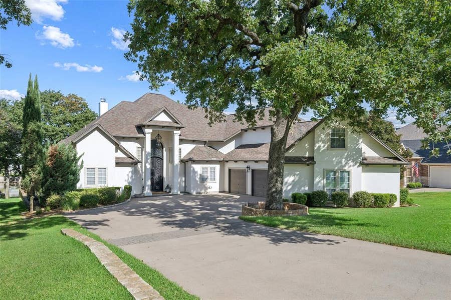 Property photo for 1825 Spinnaker Lane, Azle, TX