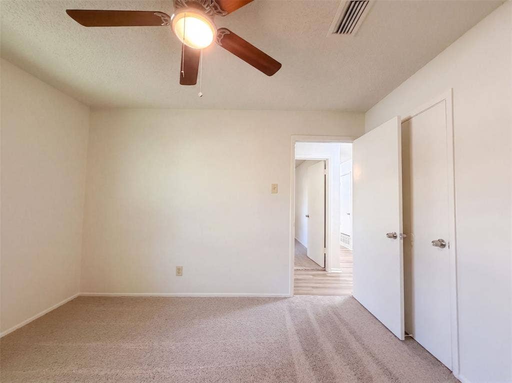 1136 Kris Street, Irving, TX 75060 1136 Kris Street, Irving, TX 75060