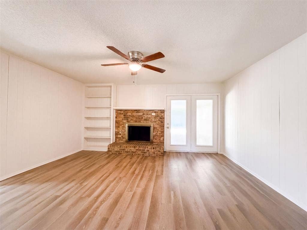 1136 Kris Street, Irving, TX 75060 1136 Kris Street, Irving, TX 75060