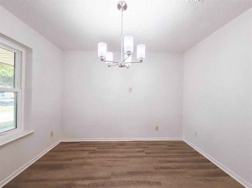 1136 Kris Street, Irving, TX 75060 1136 Kris Street, Irving, TX 75060