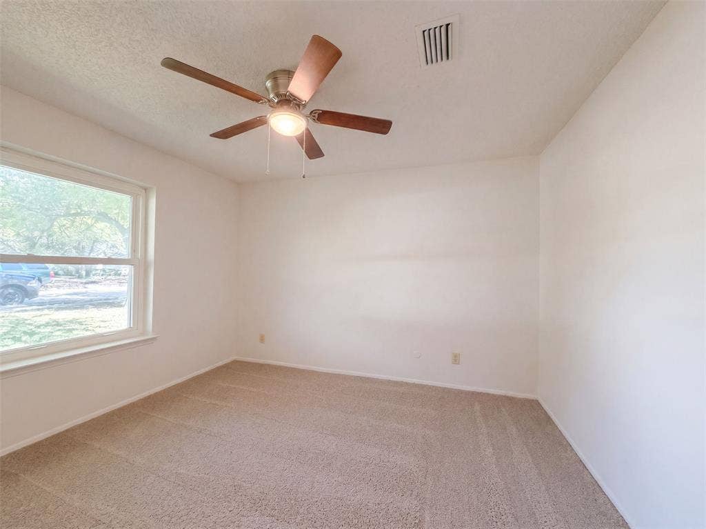1136 Kris Street, Irving, TX 75060 1136 Kris Street, Irving, TX 75060