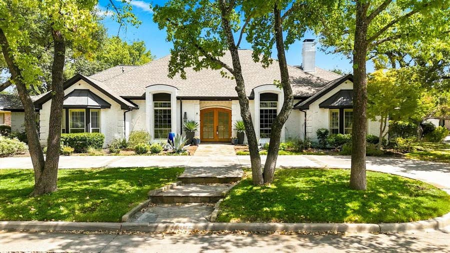 Property photo for 5702 Club Oaks Drive, Dallas, TX
