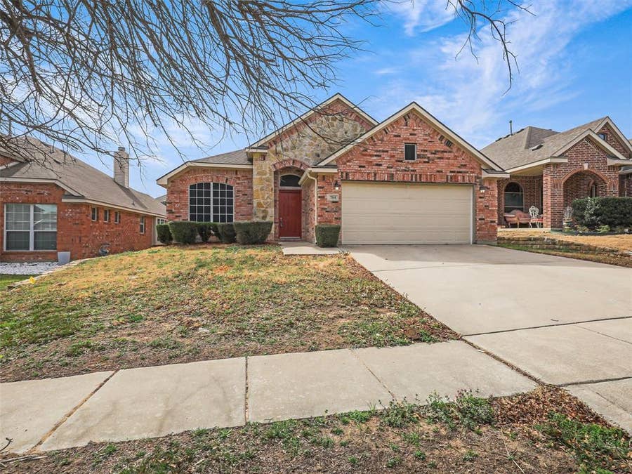 Property photo for 704 Darlington Trail, Fort Worth, TX