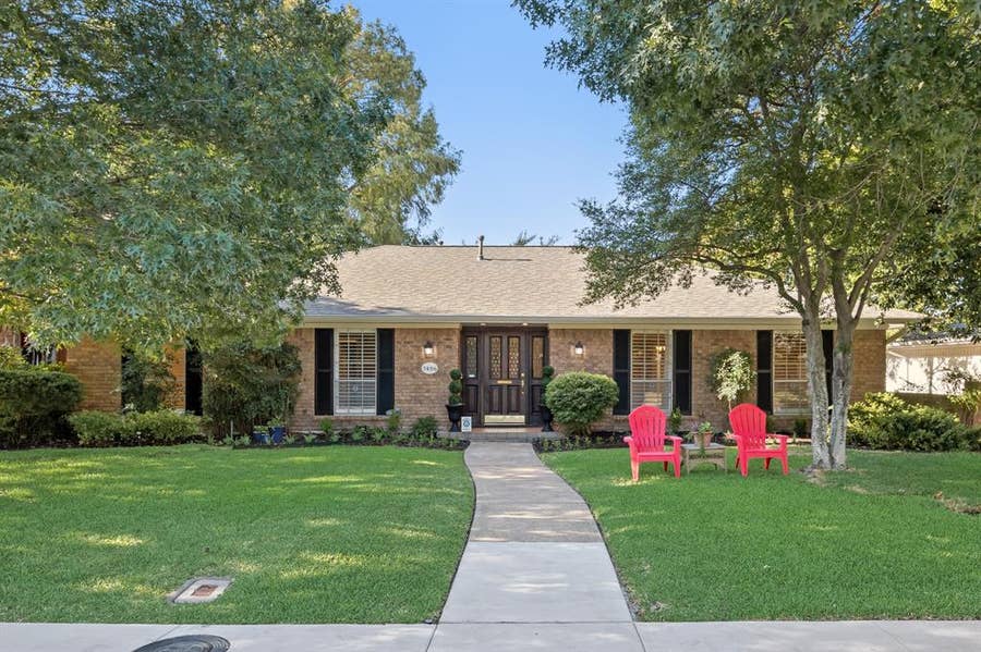 Property photo for 7406 La Manga Drive, Dallas, TX
