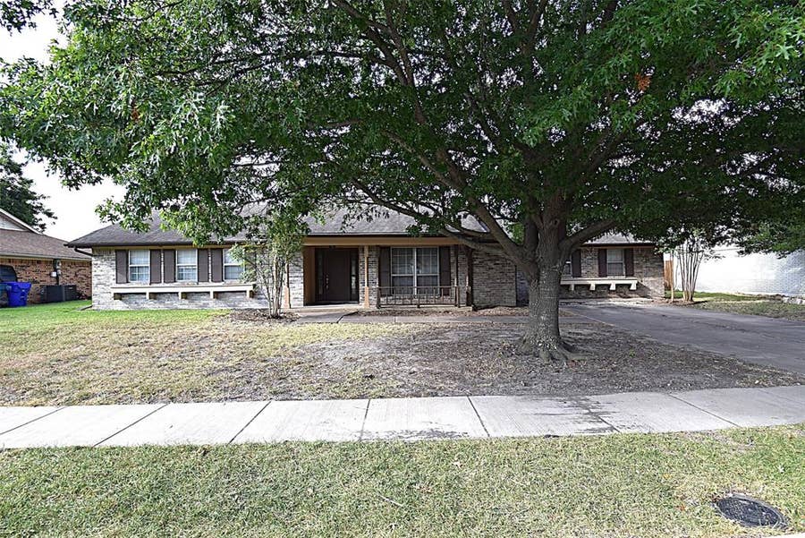 Property photo for 719 Bowie Street, Forney, TX