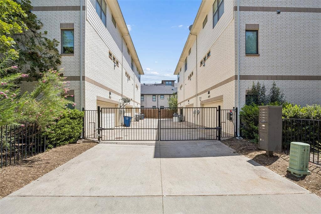 4025 Lemmon Tree Place, Dallas, TX 75219 4025 Lemmon Tree Place, Dallas, TX 75219