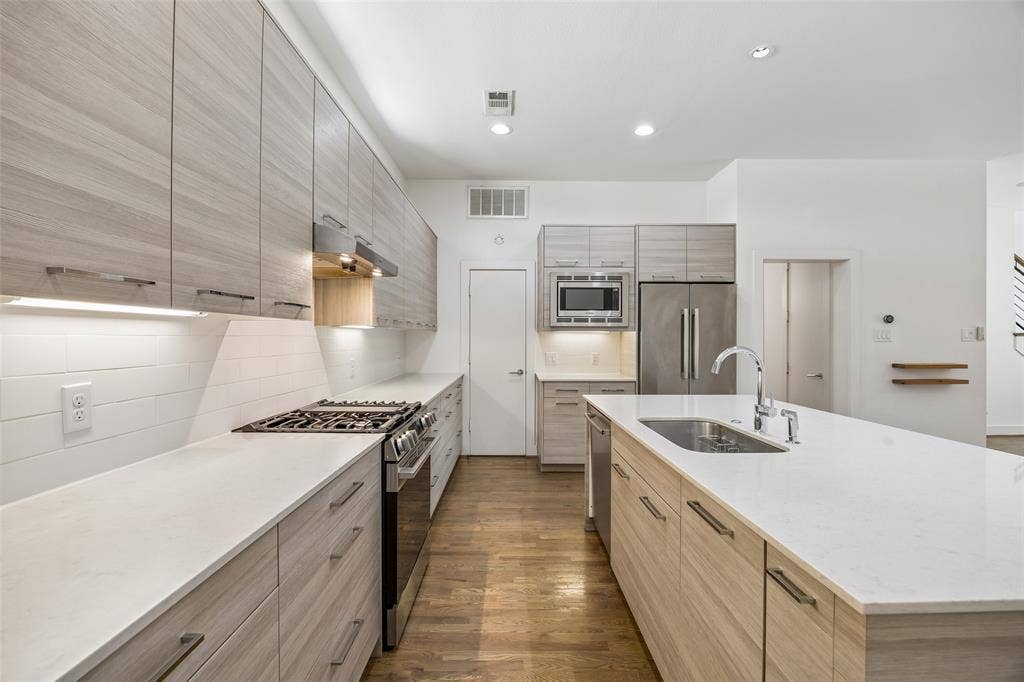 4025 Lemmon Tree Place, Dallas, TX 75219 4025 Lemmon Tree Place, Dallas, TX 75219