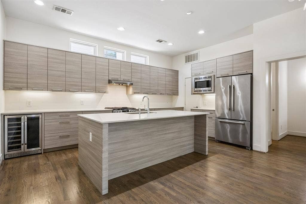 4025 Lemmon Tree Place, Dallas, TX 75219 4025 Lemmon Tree Place, Dallas, TX 75219
