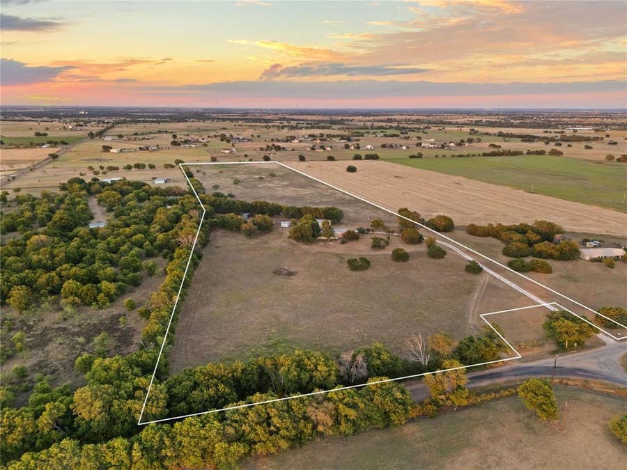 Property photo for 2641 Pleasant Run, Crawford, TX