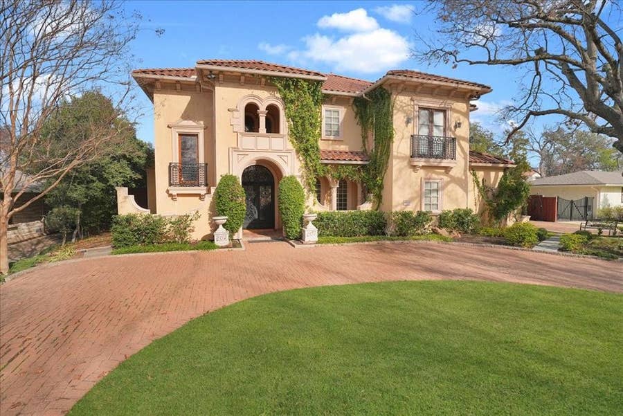 Property photo for 6807 Lupton Drive, Dallas, TX