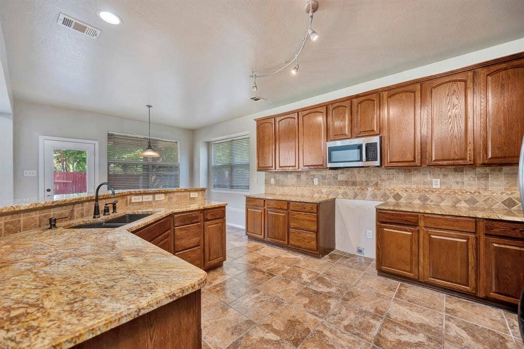 844 Sequoia Way, Saginaw, TX 76131 844 Sequoia Way, Saginaw, TX 76131