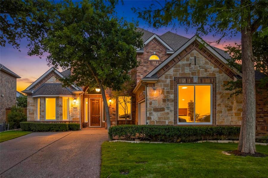 Property photo for 9024 Bottlebrush Lane, Irving, TX
