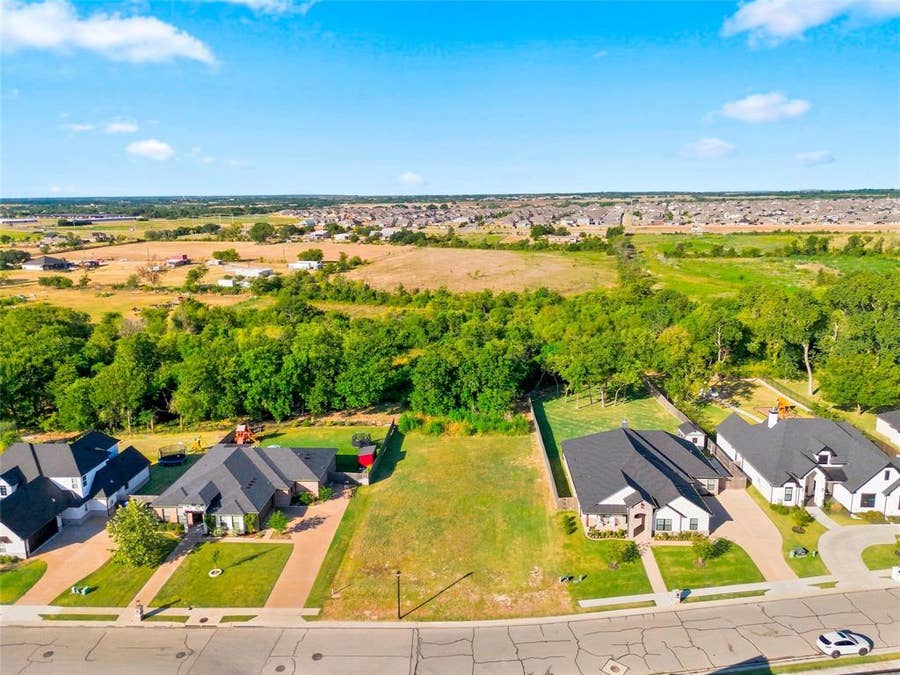 Property photo for 10245 Creekside Lane, Waco, TX