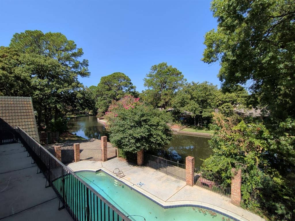2311 Lakeside Drive, Arlington, TX 76013