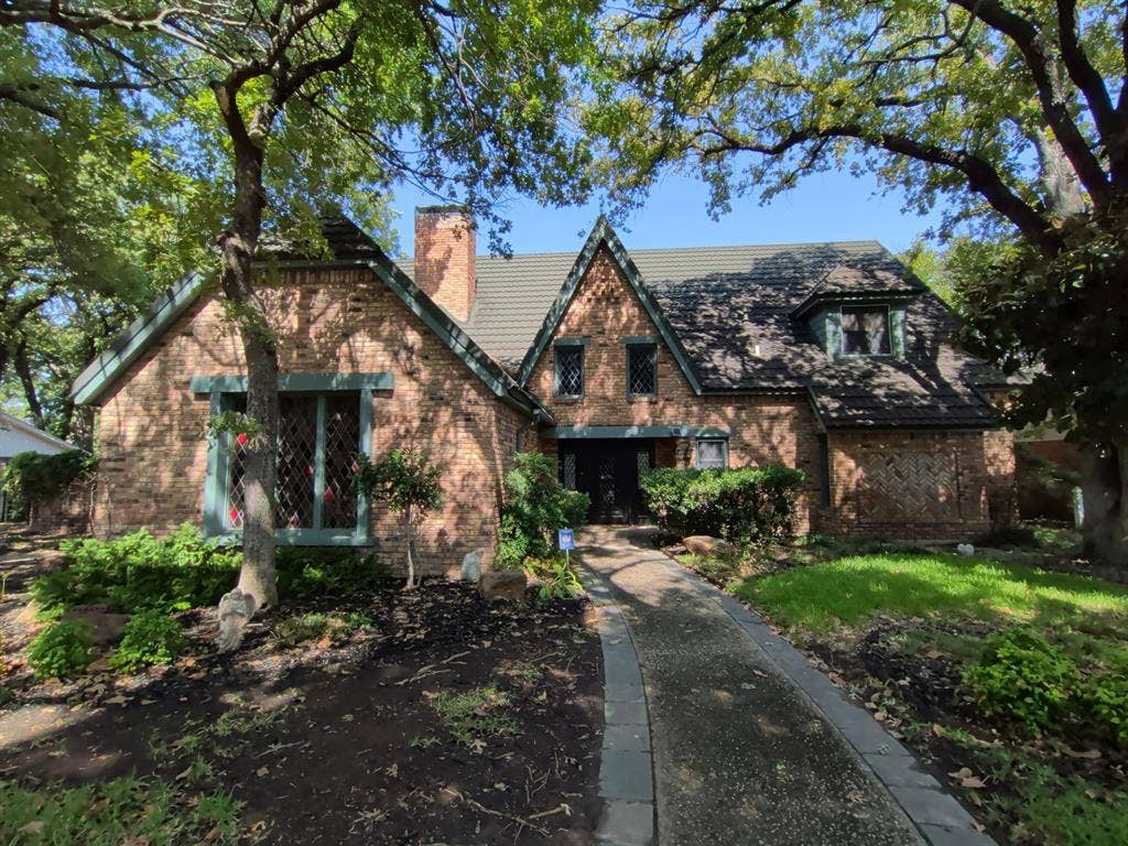 2311 Lakeside Drive, Arlington, TX 76013